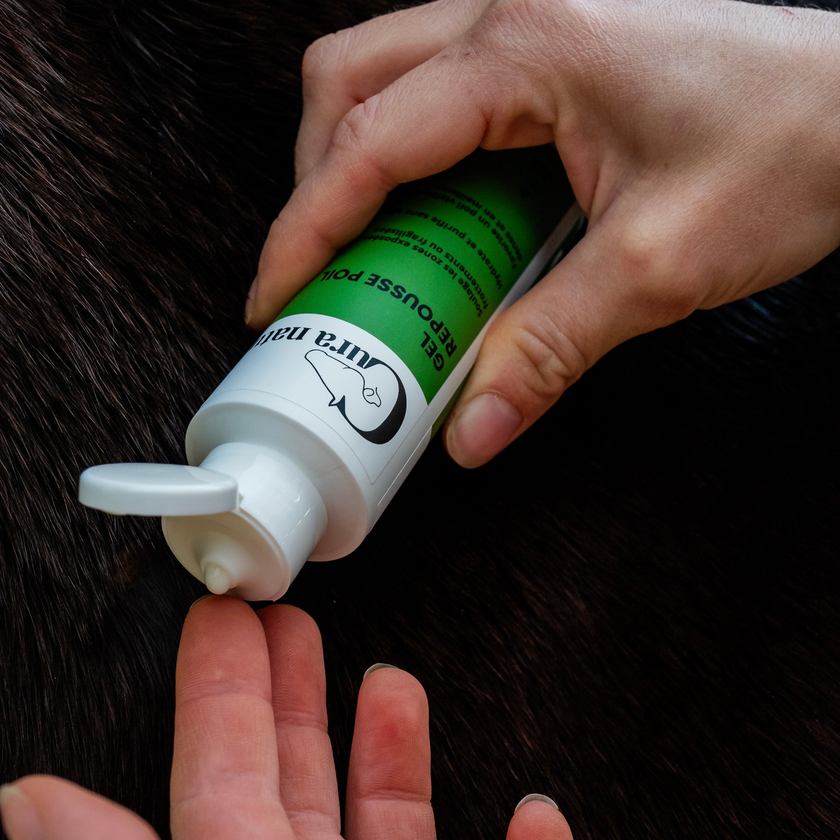 Gel repousse poil cheval flacon