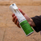 Desembaraçador de cachorro e frasco de esmalte